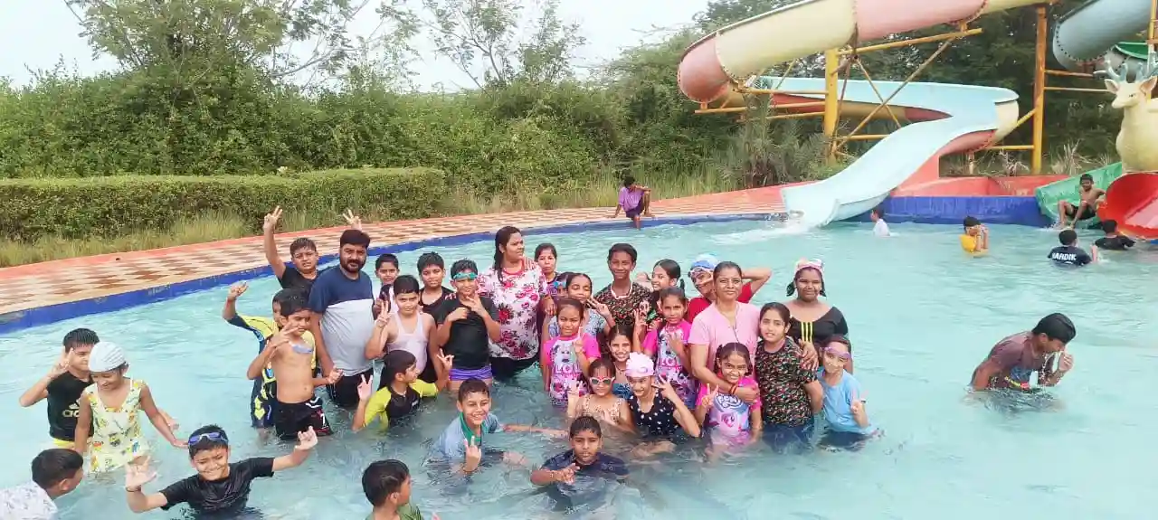 Manav Kendra Gyan Mandir School 19