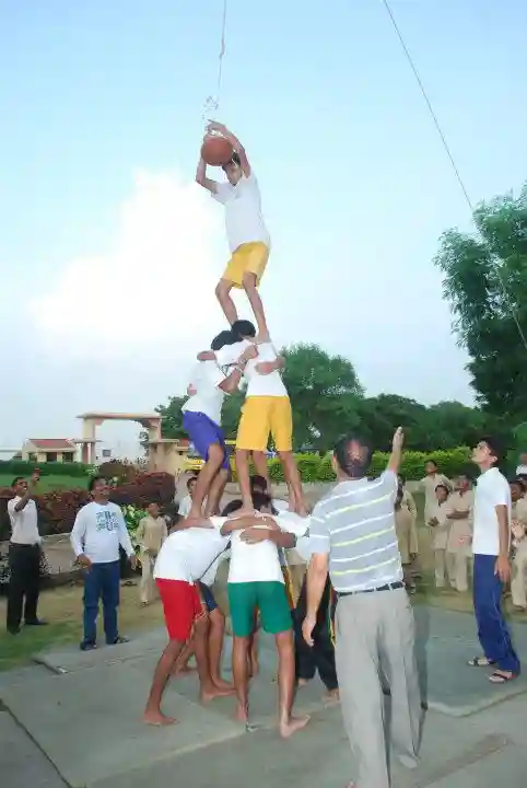 Manav School 10