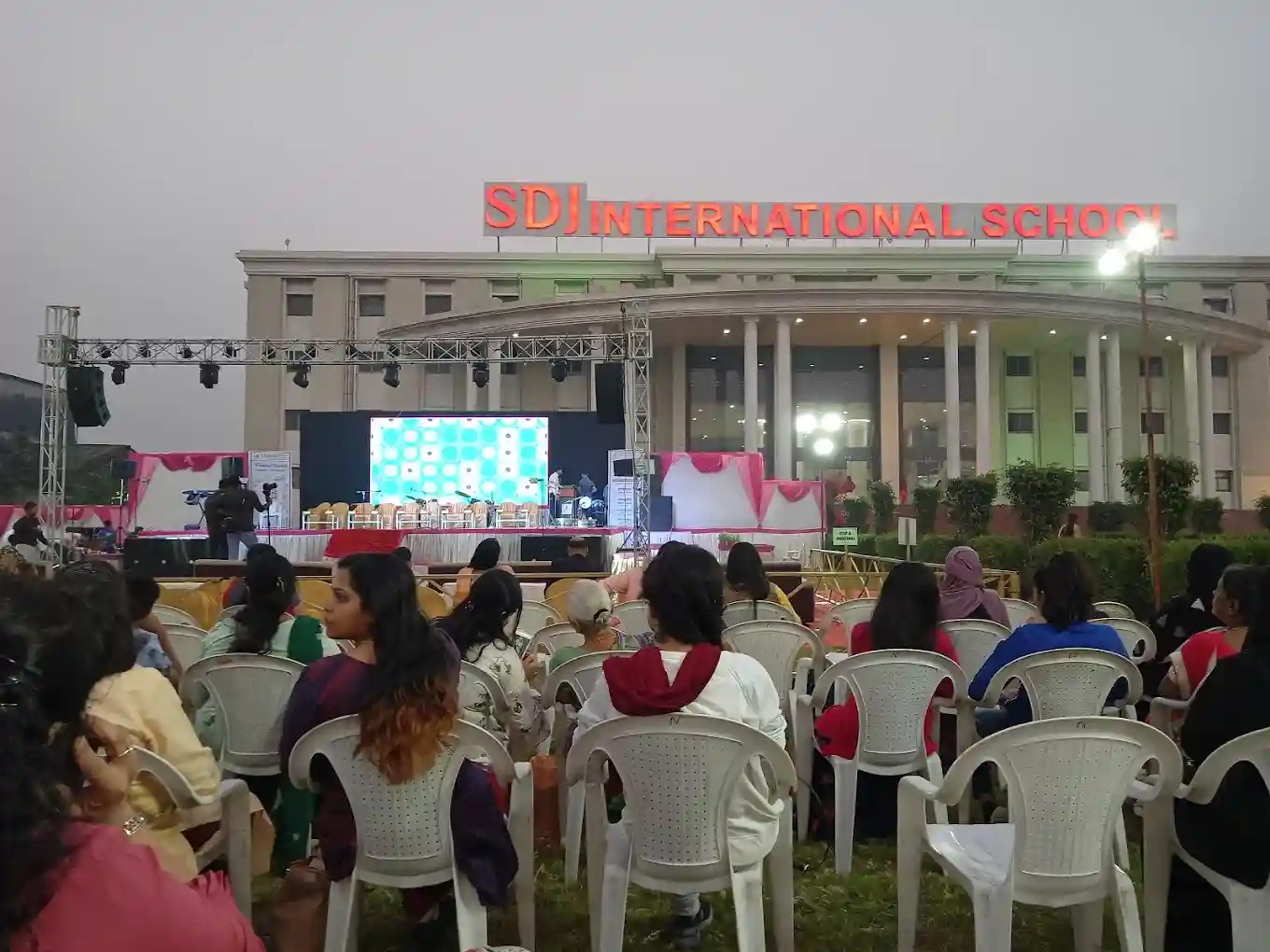 SDJ International School 3