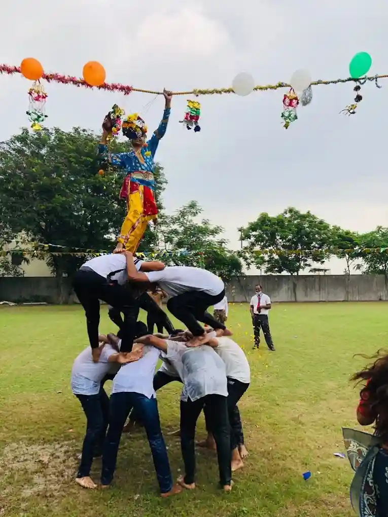 SDJ International School 7