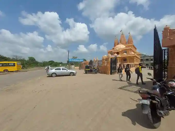 Shri Swaminarayan Mission School 6