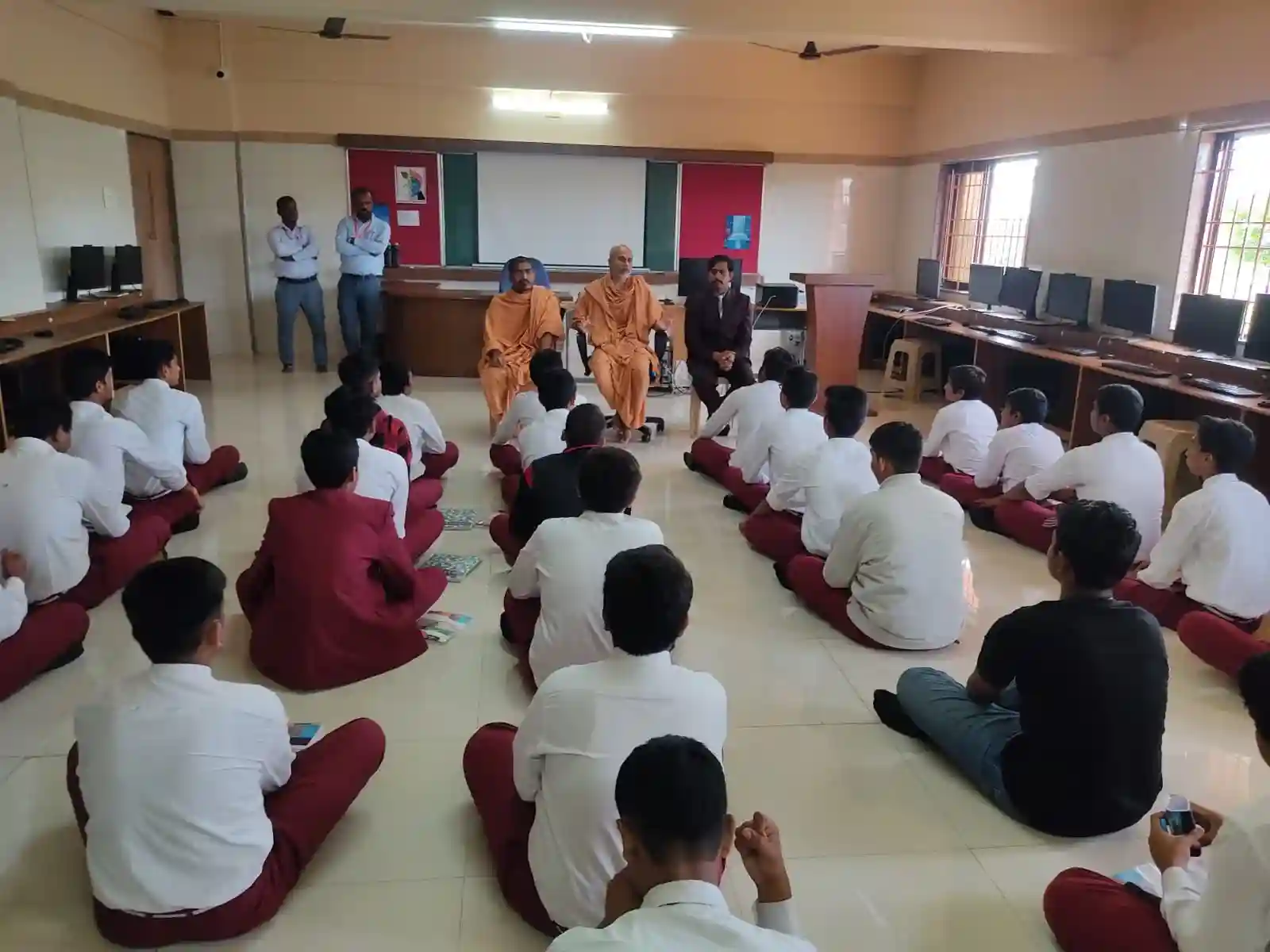 Swaminarayan Gurukul International School 10