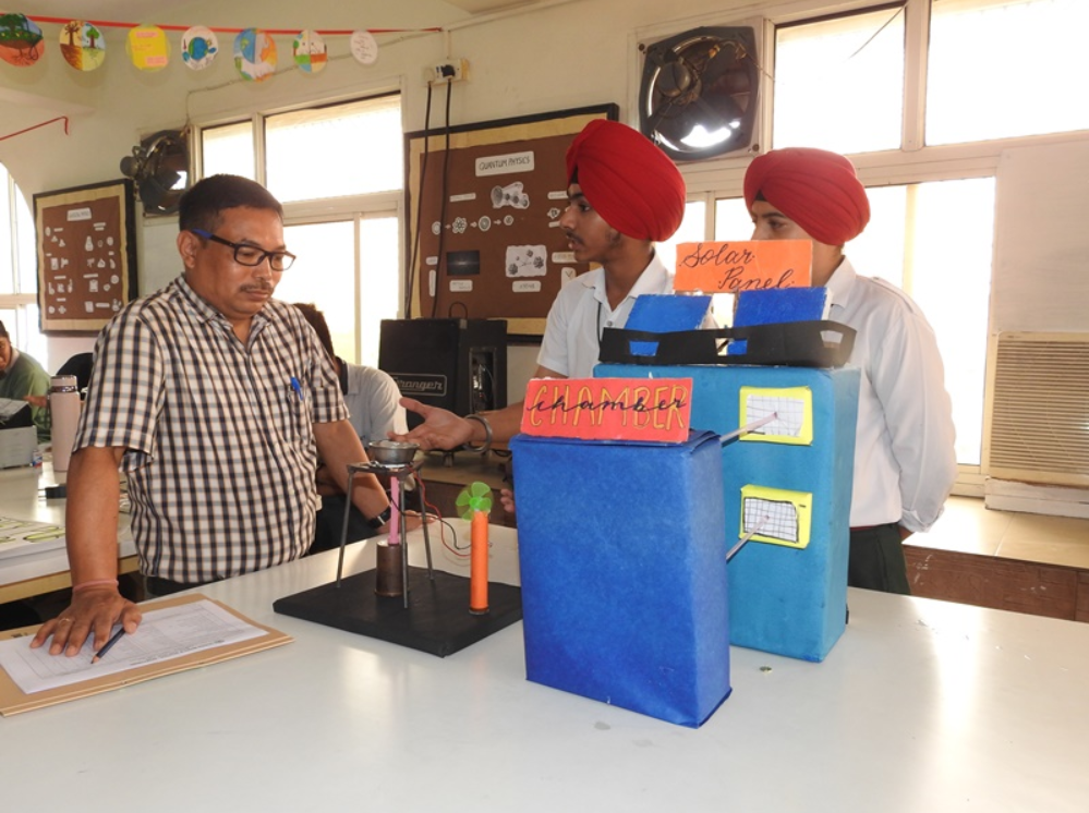 Queen Mary's School 21