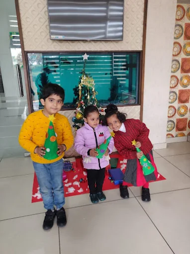 GD Goenka Public School 6