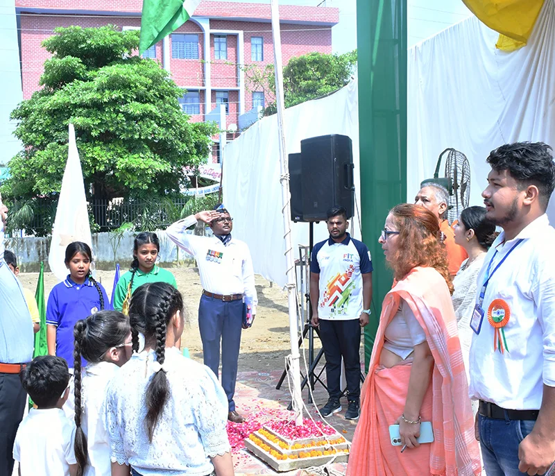 Iris Crown School 9