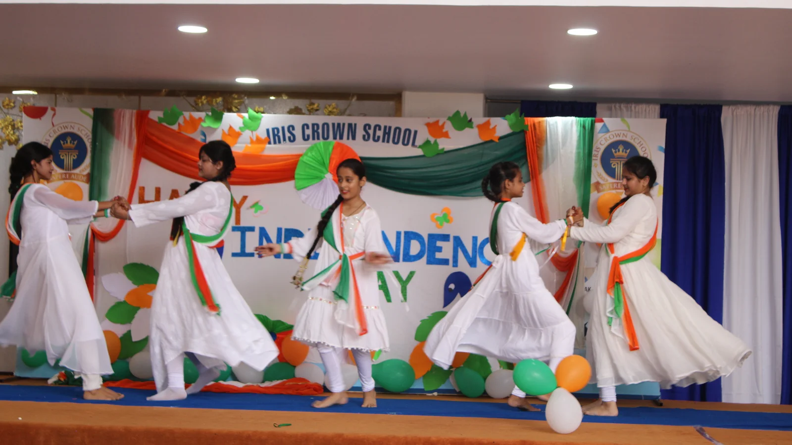 Iris Crown School 15