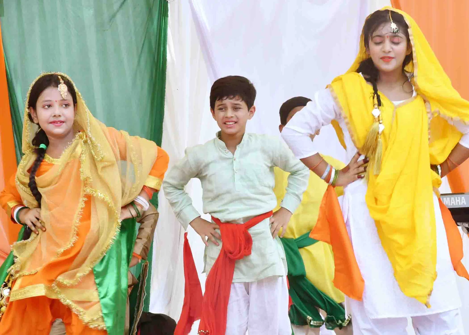 Iris Crown School 20