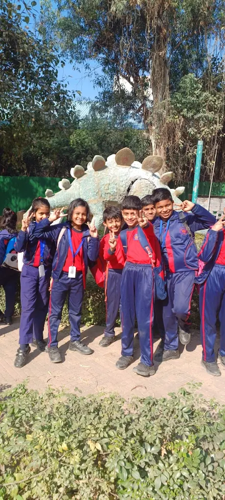 Little Friends School 4