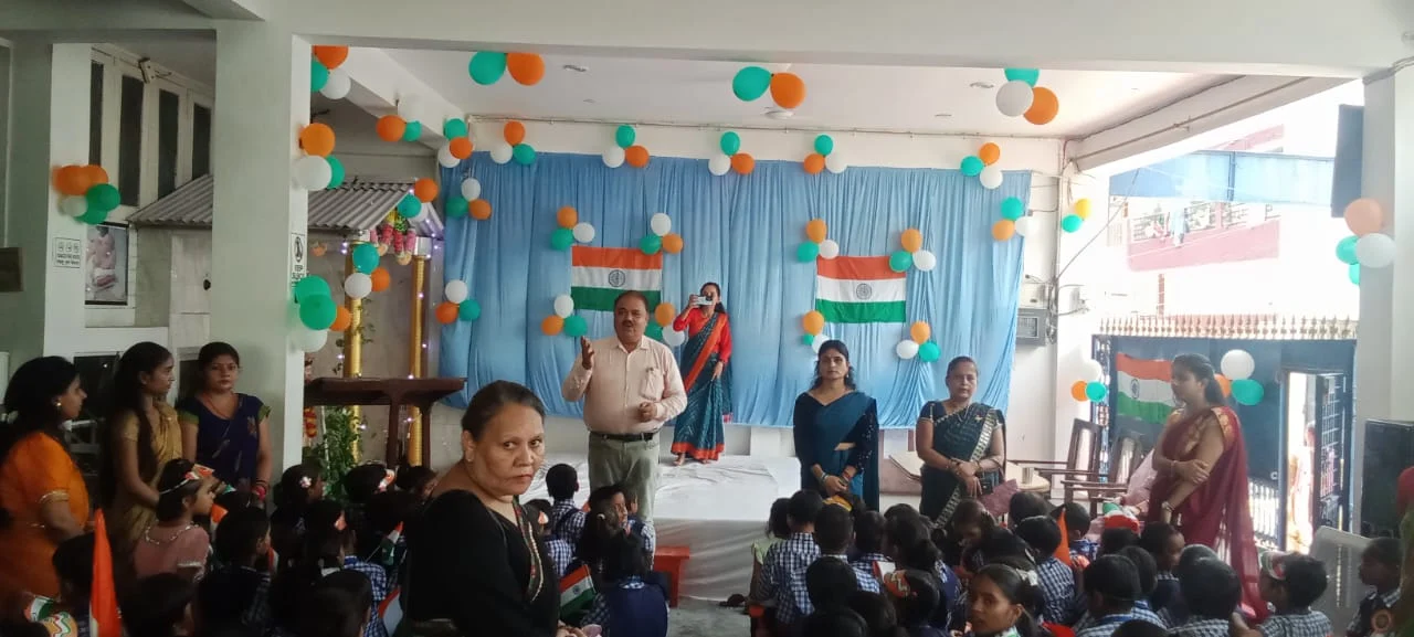 Lucknow Academy High School 10