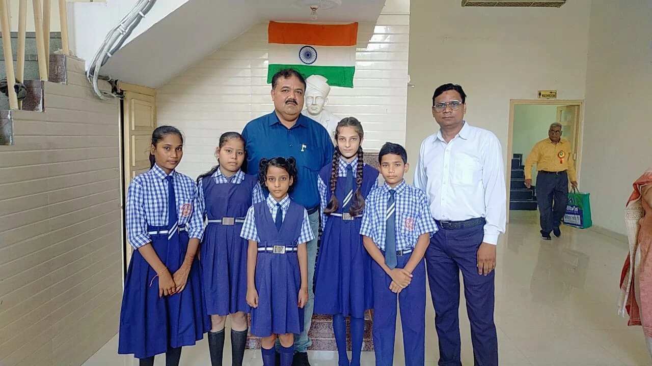 Lucknow Academy High School 9