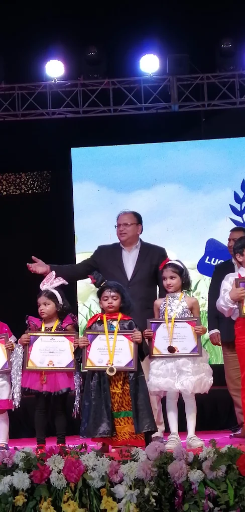 Lucknow International Public School 15