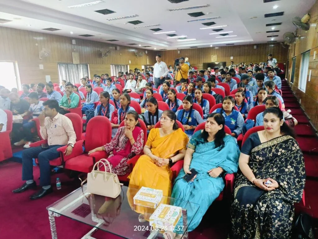 Lucknow Model Public School 5