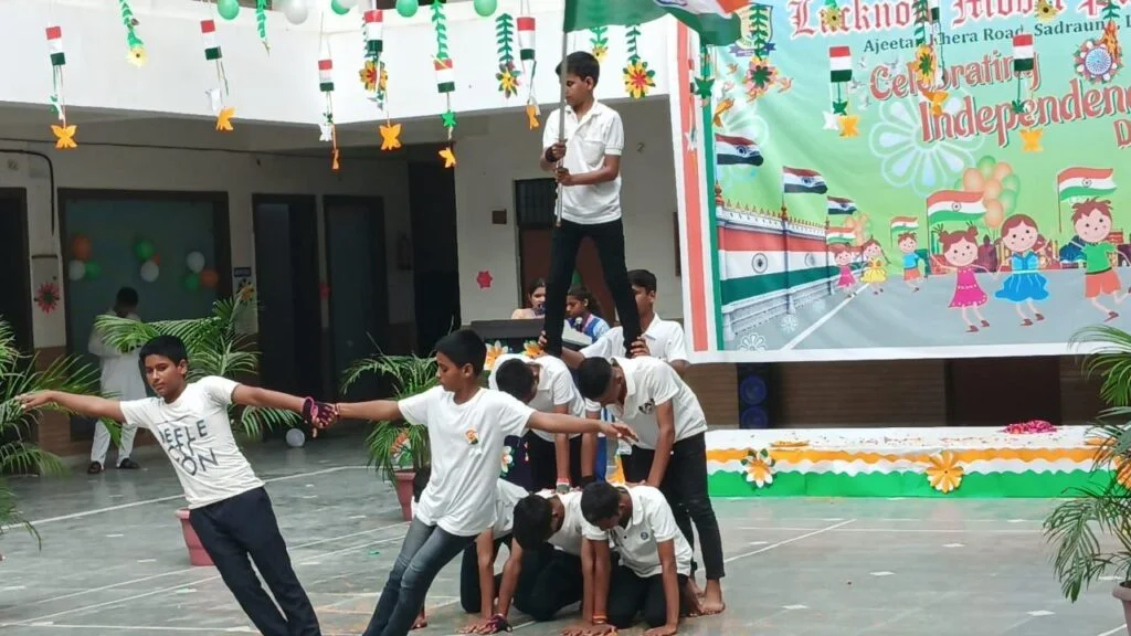 Lucknow Model Public School 16