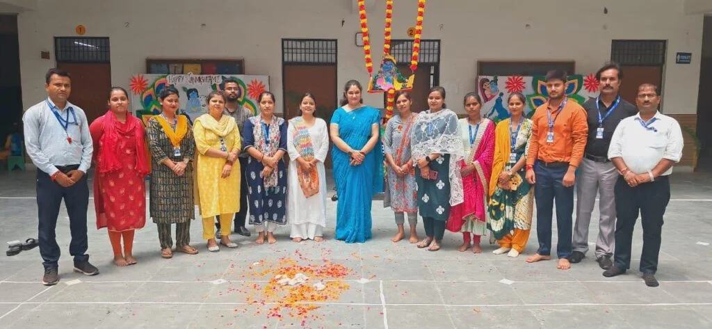 Lucknow Model Public School 20