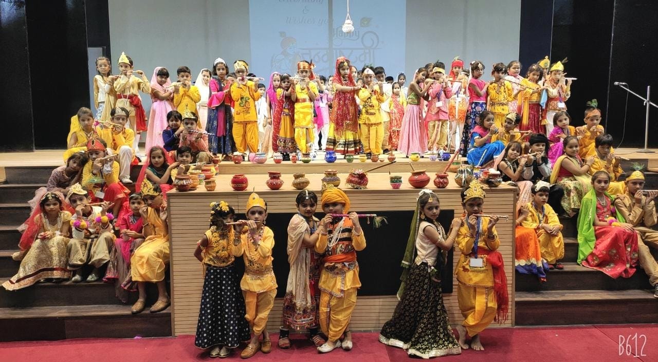 Lucknow Public College 7