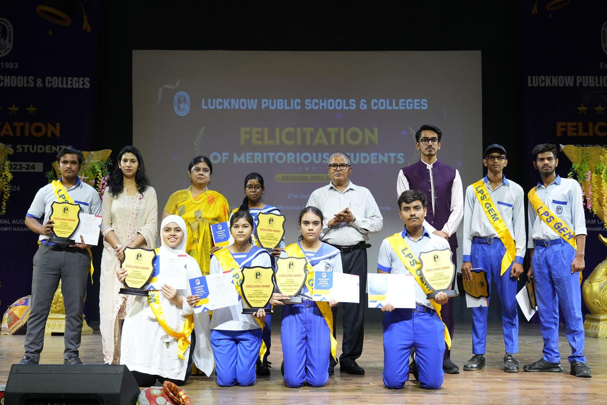 Lucknow Public College 15