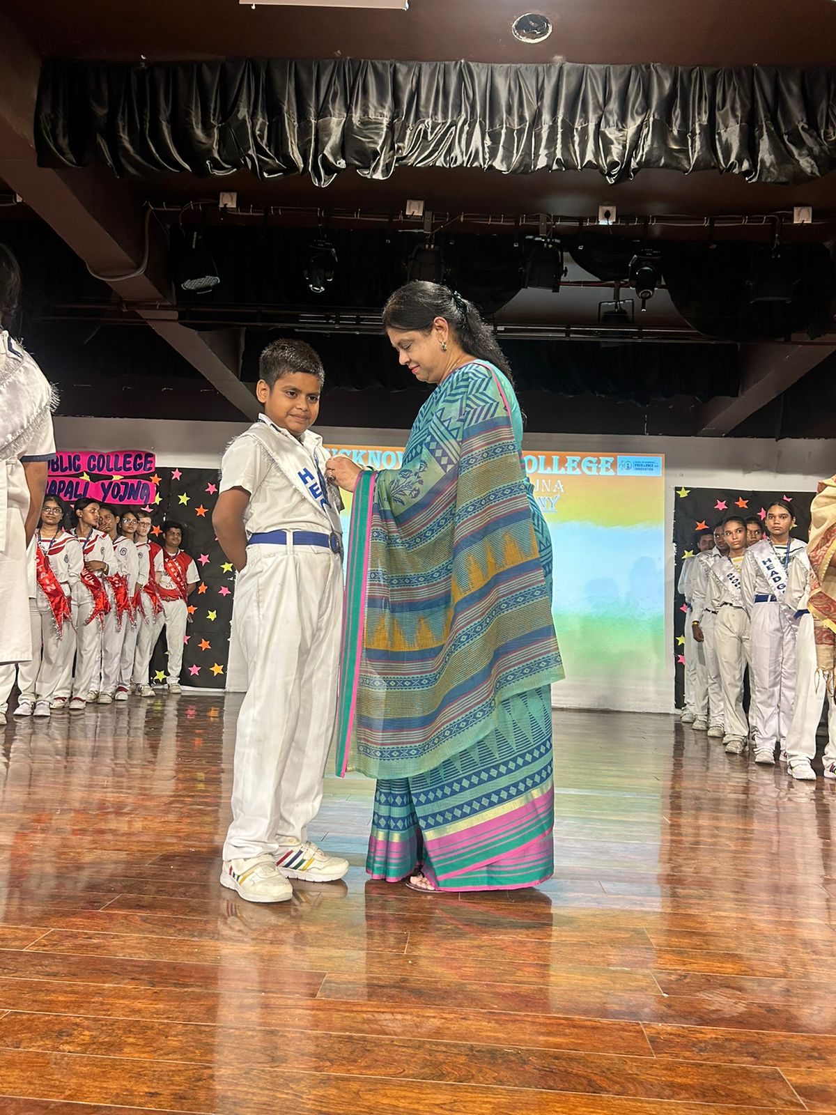 Lucknow Public College 27