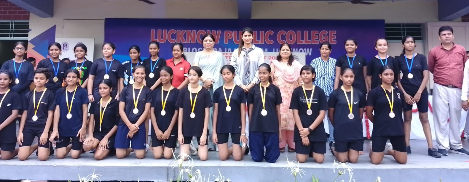 Lucknow Public College 11