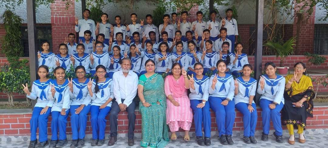 Lucknow Public College 27