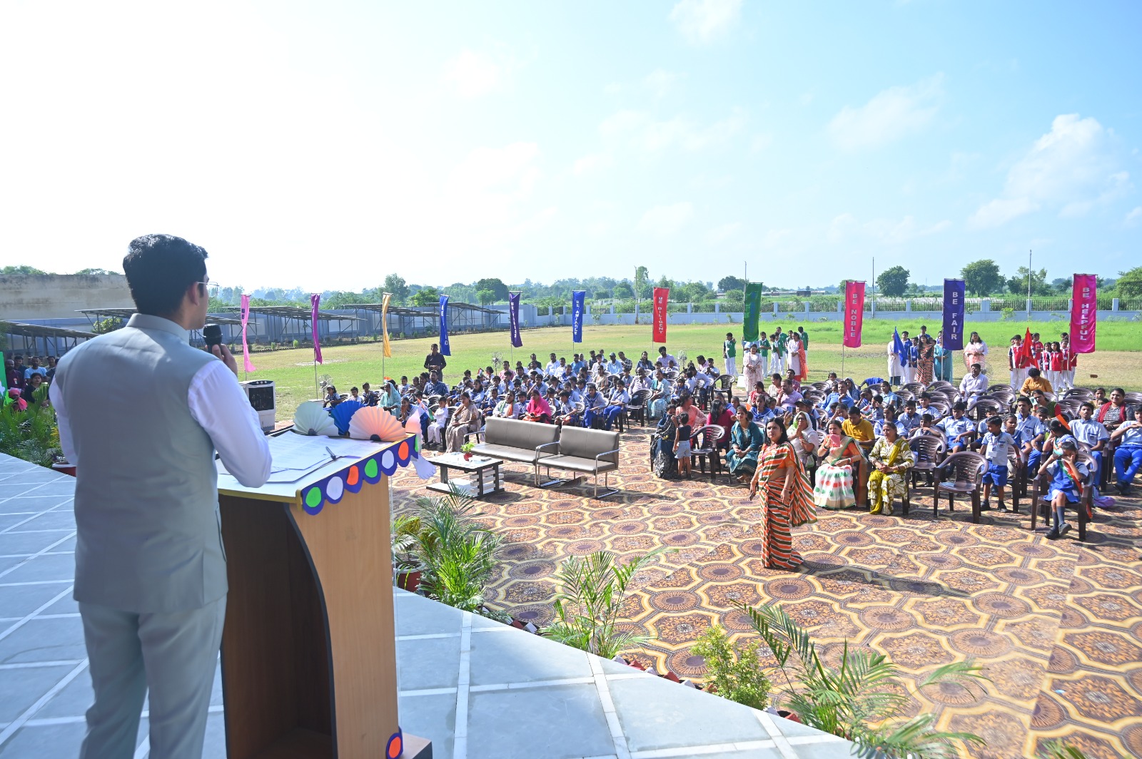 Lucknow Public World School 23