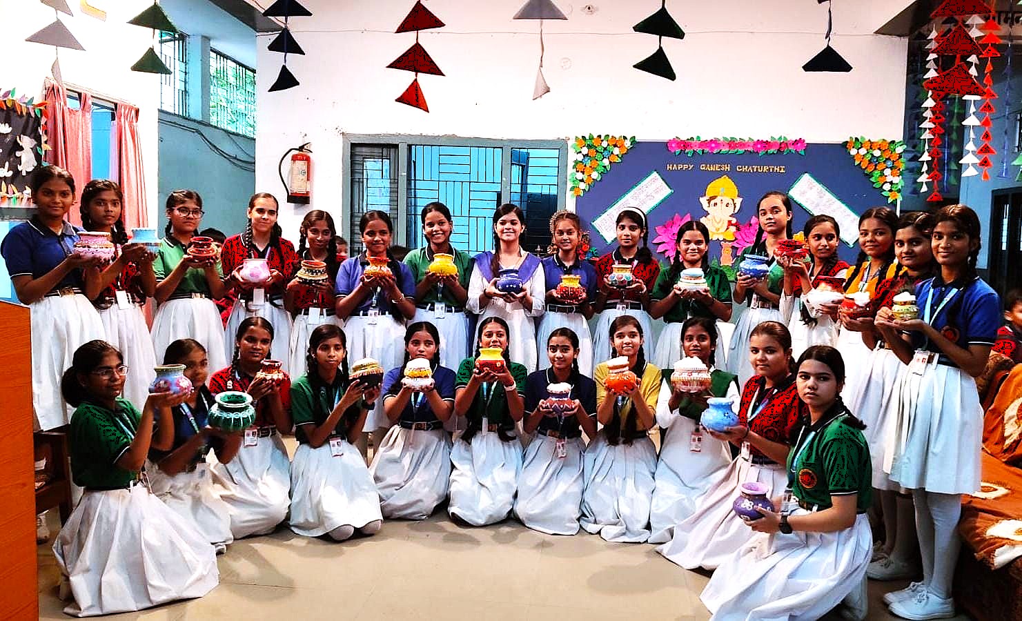 Mahatma Gandhi Montessori Inter College
 22