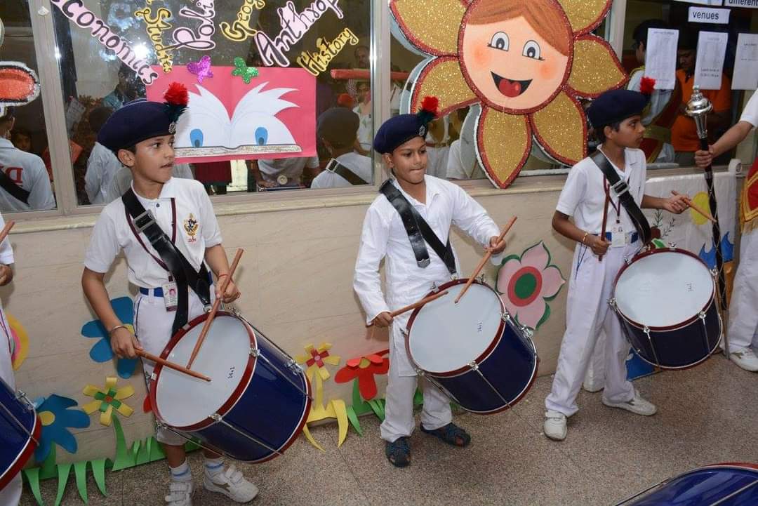 De Indian Public School gallery 10