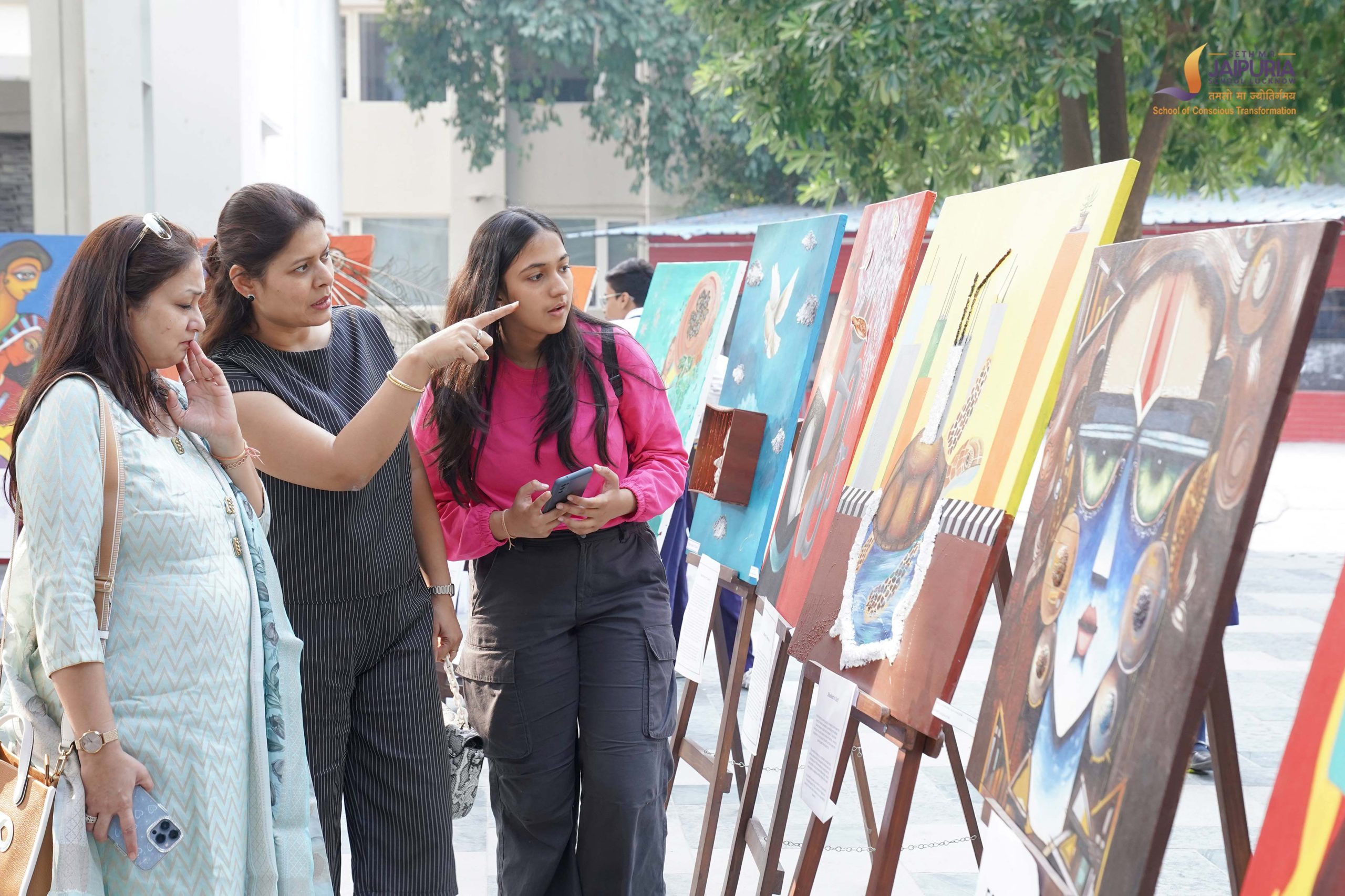 Seth M.R. Jaipuria School 10