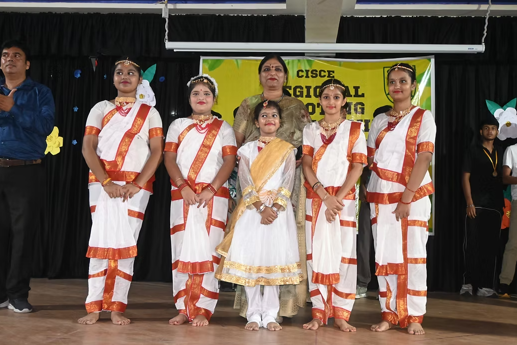 SJ International School
5