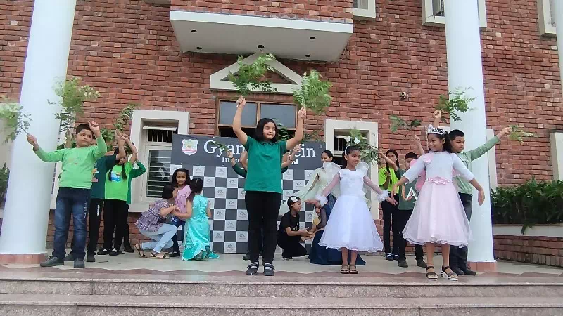 Gyan Einstein International School 15