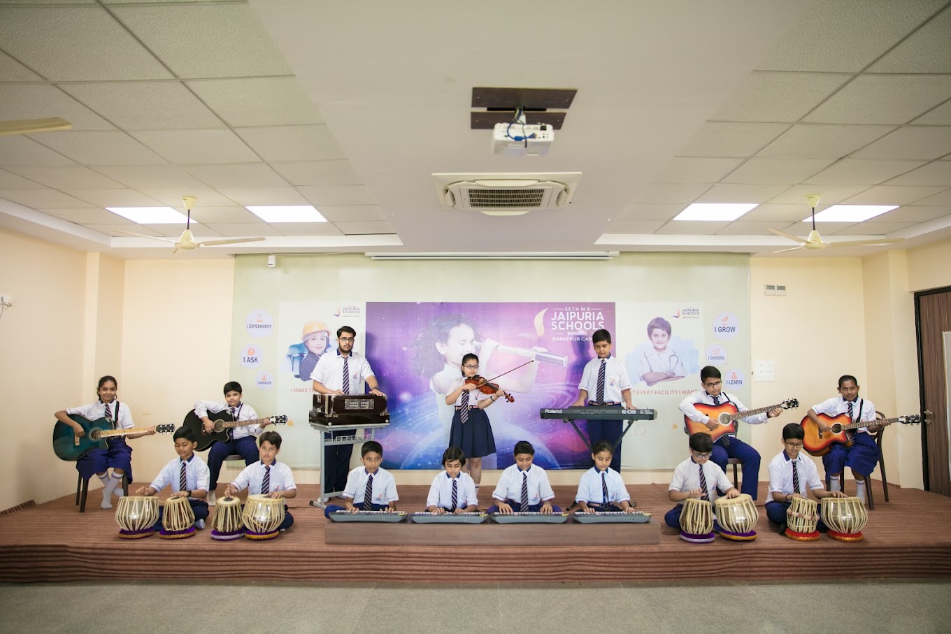 Seth M. R. Jaipuria School 10