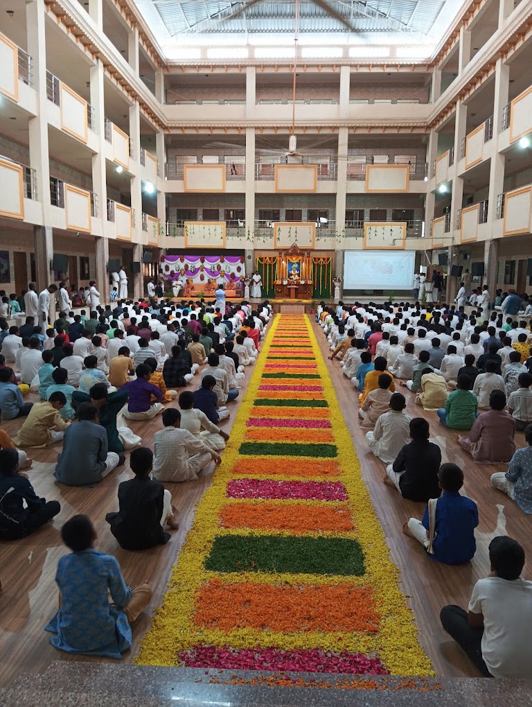 Shree Swaminarayan Gurukul International School 4
