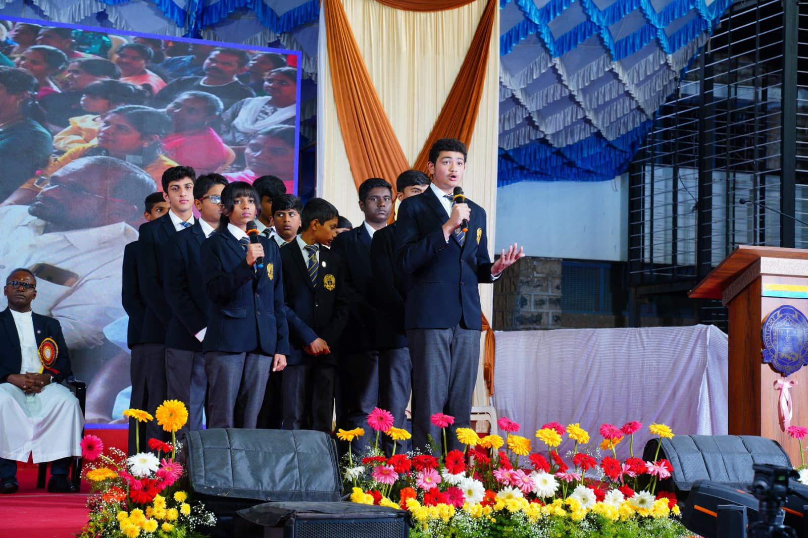 Montfort School 6
