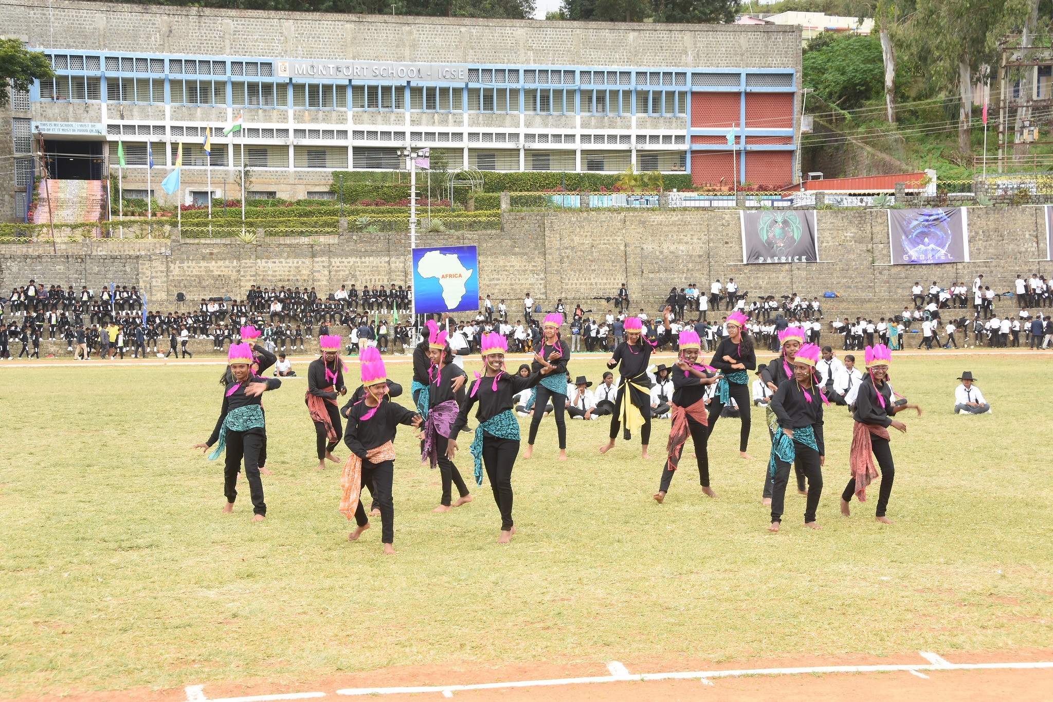 Montfort School 16