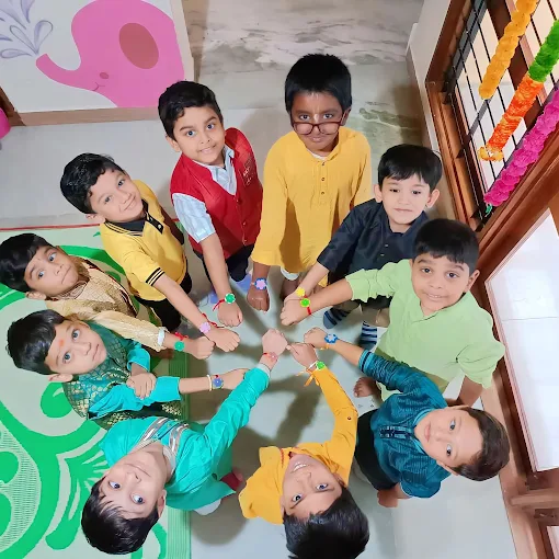 Little Elly campus 3