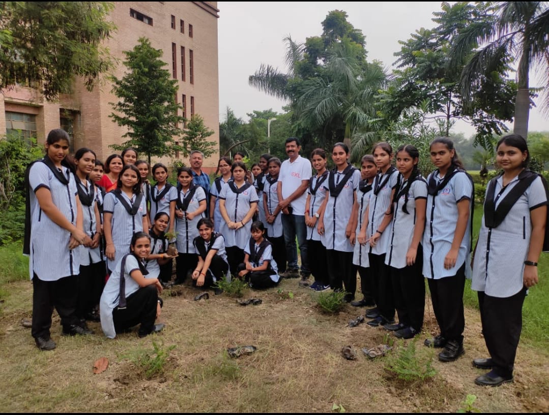 Savitri Bai Phule Balika Inter College 24