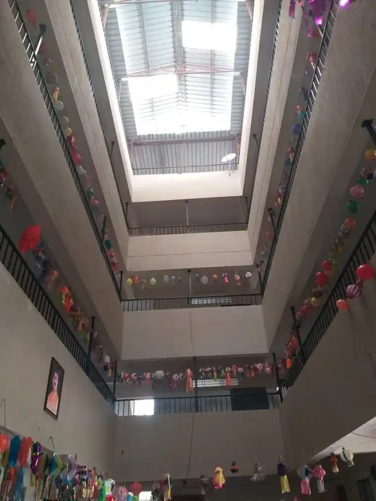 Sun Bright School 12