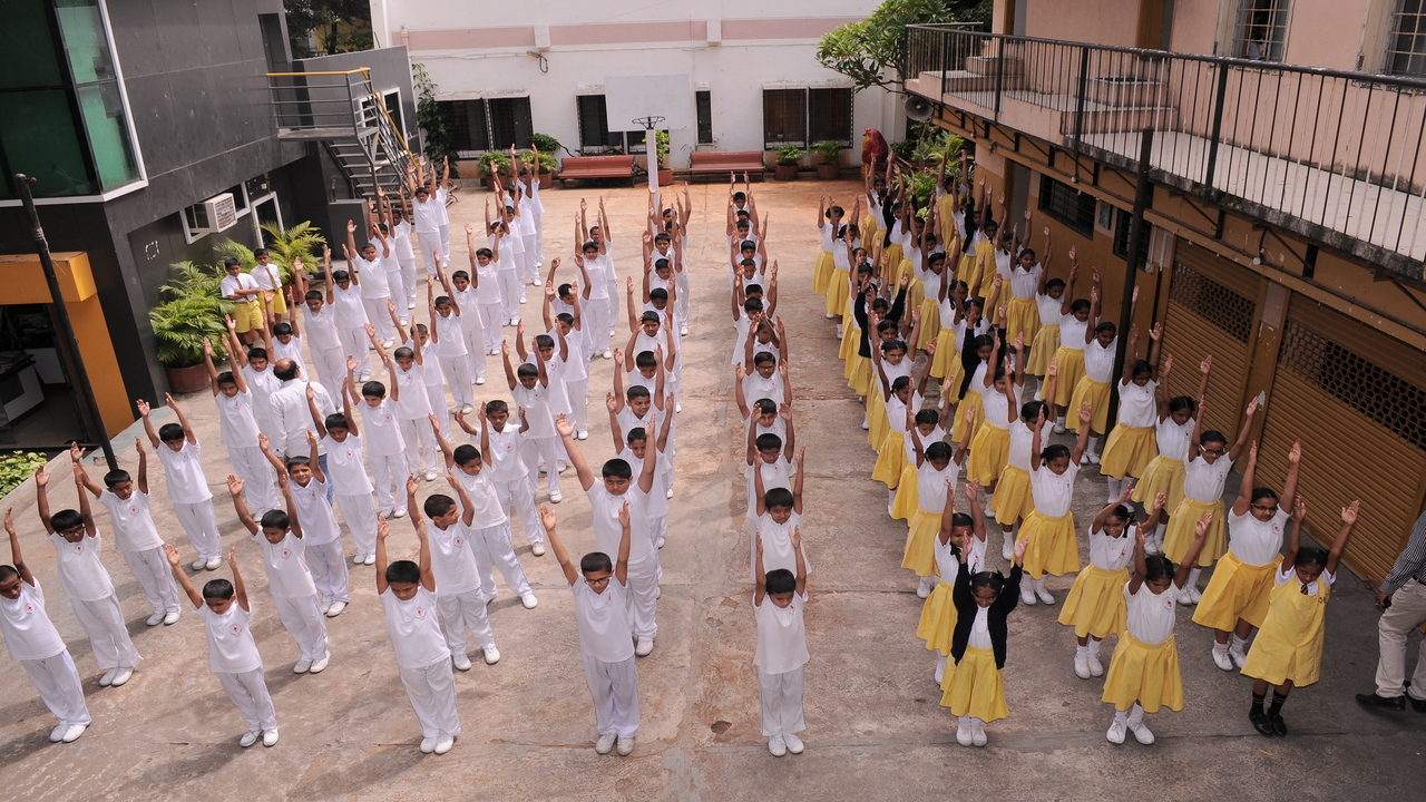 Crescent High School And Junior College campus 3