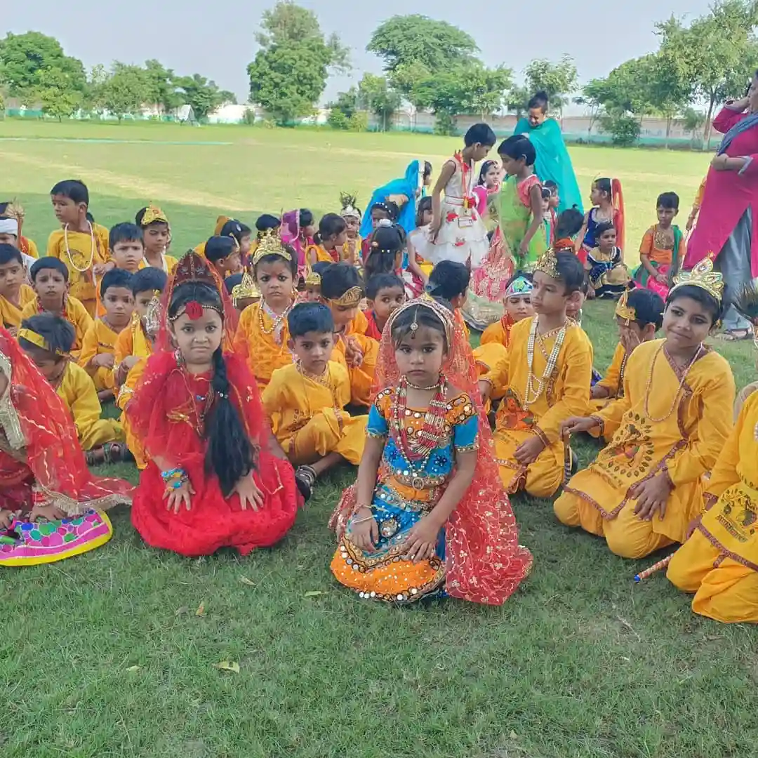 Modern Arya Public School 14