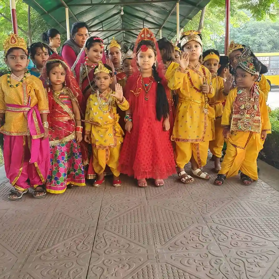 Modern Arya Public School 16