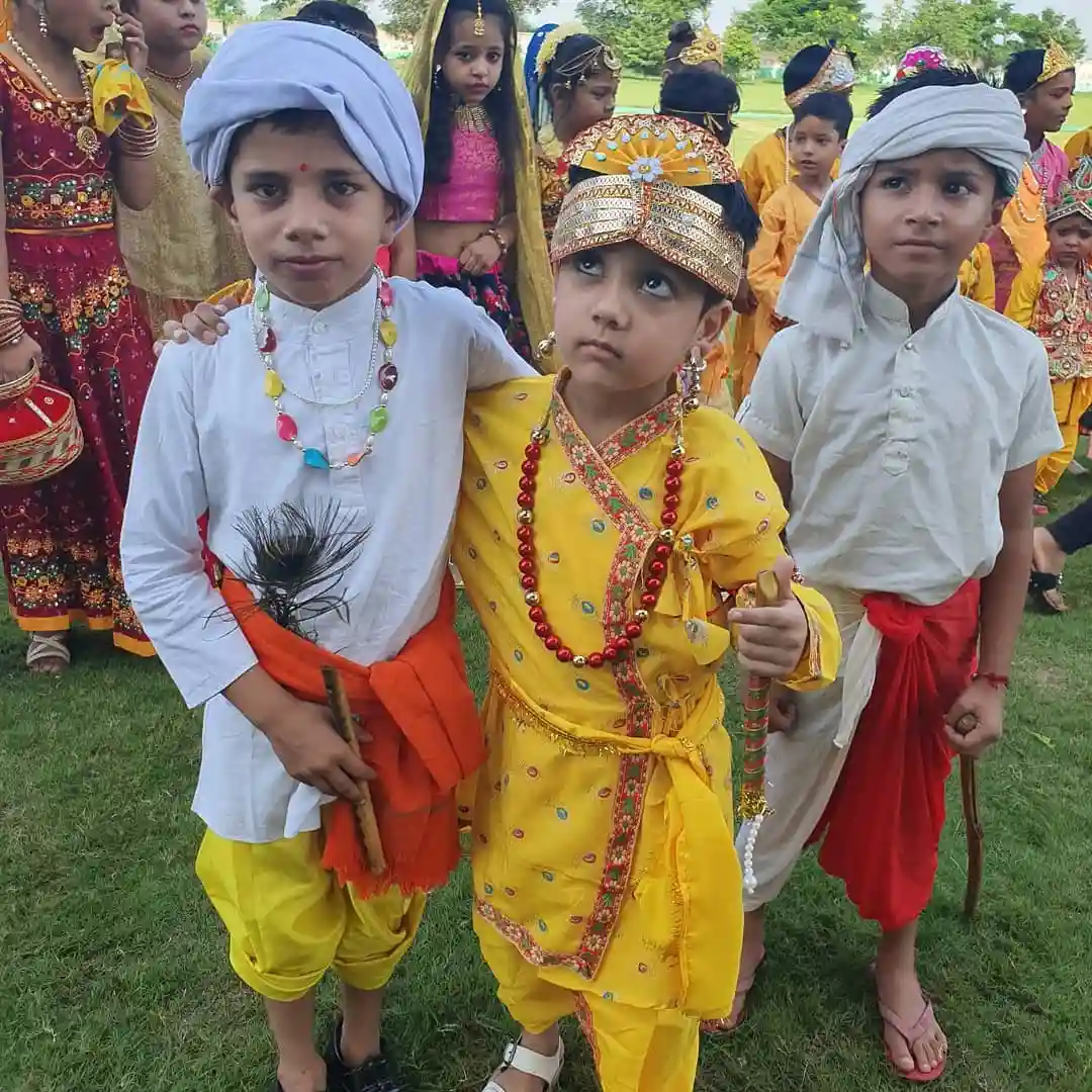 Modern Arya Public School 18