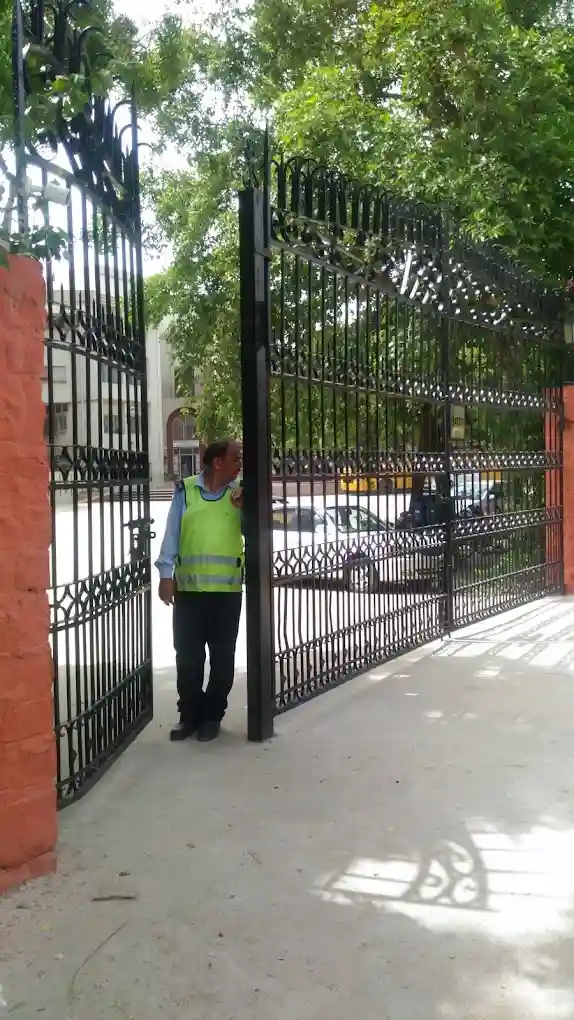 Spring Dales School campus 6