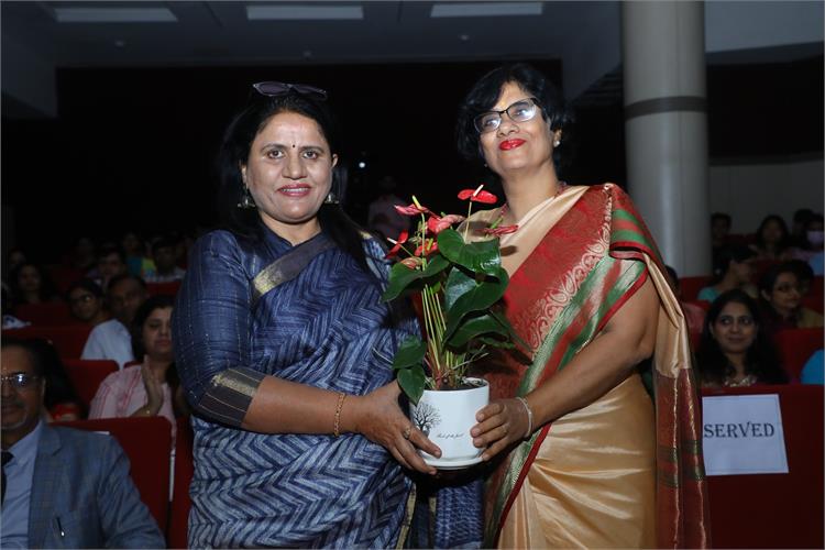 Sri Venkateshwar International School 12