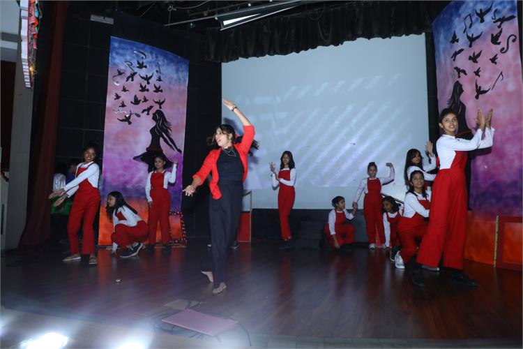 Sri Venkateshwar International School 15