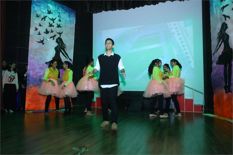 Sri Venkateshwar International School 25
