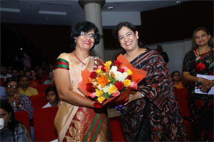 Sri Venkateshwar International School 14
