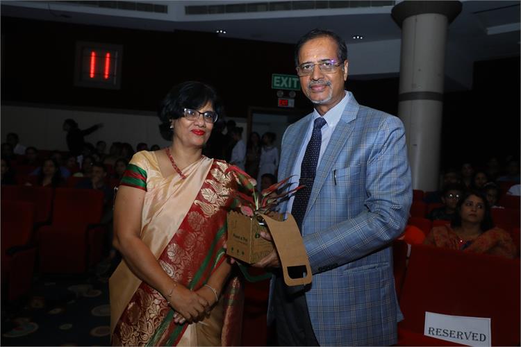 Sri Venkateshwar International School 28