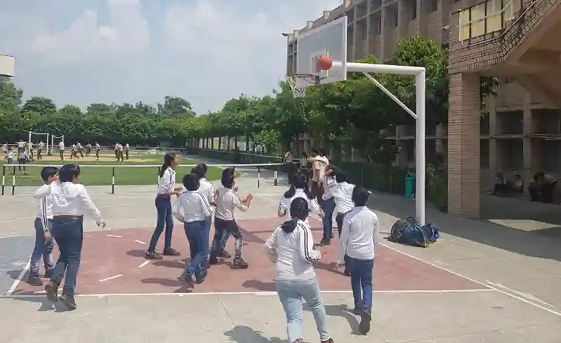 Modern Vidya Niketan School 8