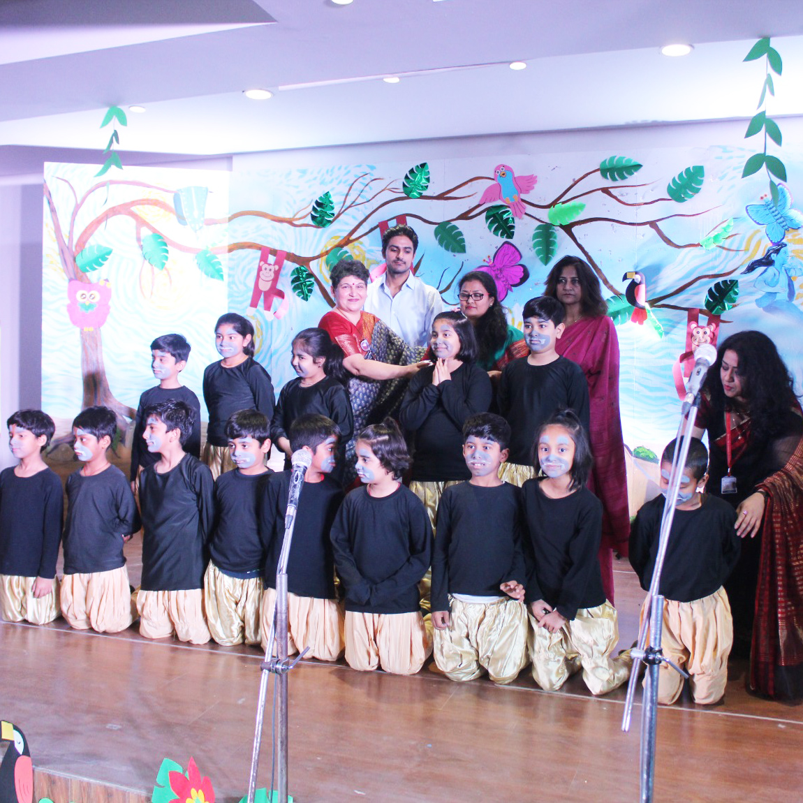 Darbari Lal Foundation World School 8