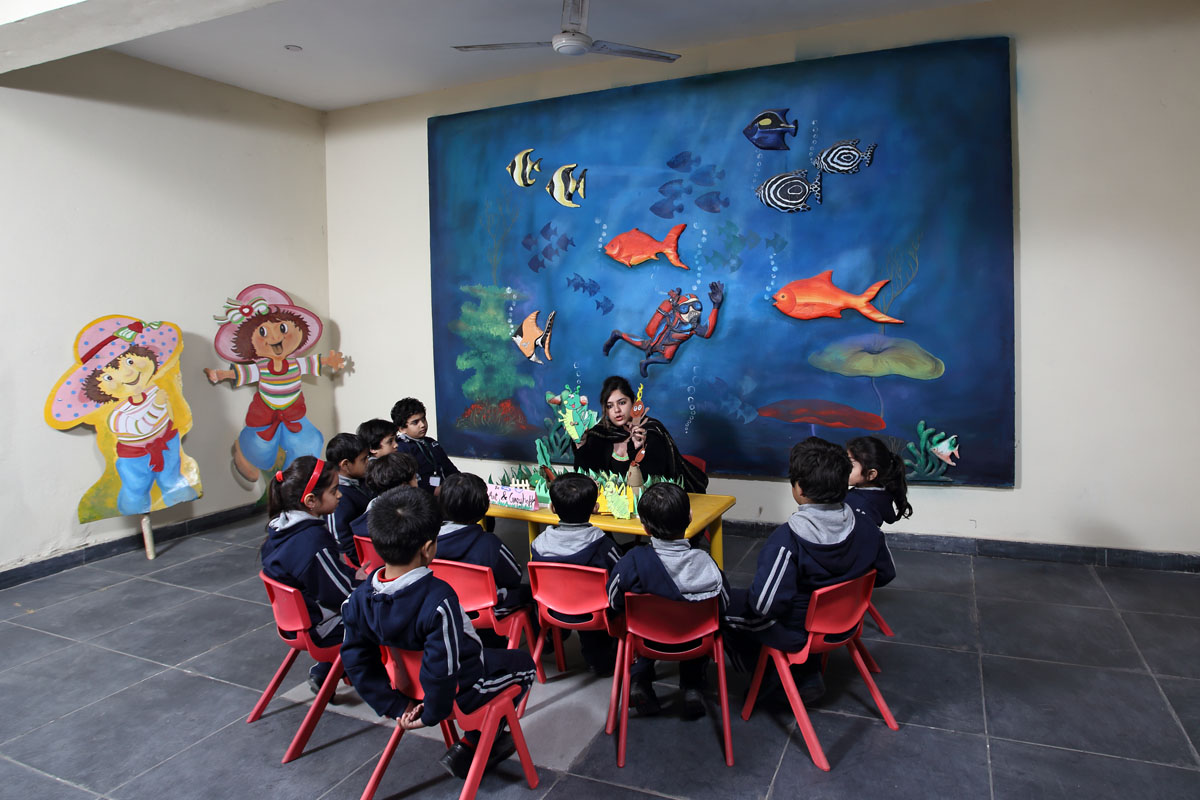 Darbari Lal Foundation World School 16