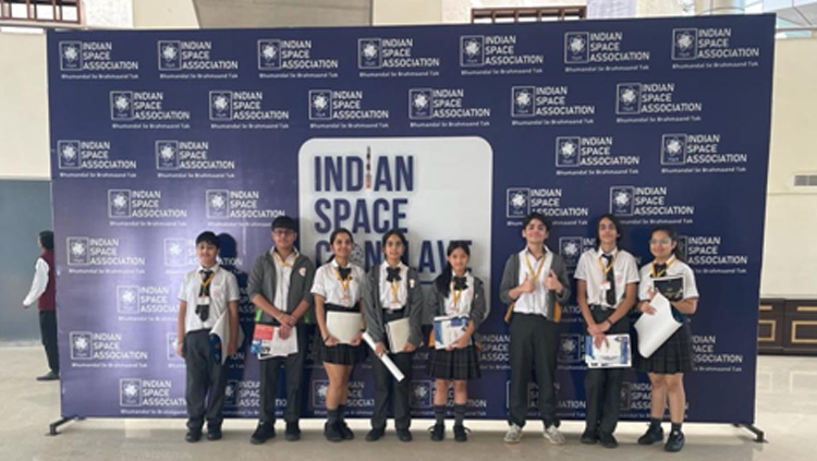 K. R. Mangalam Global School 17